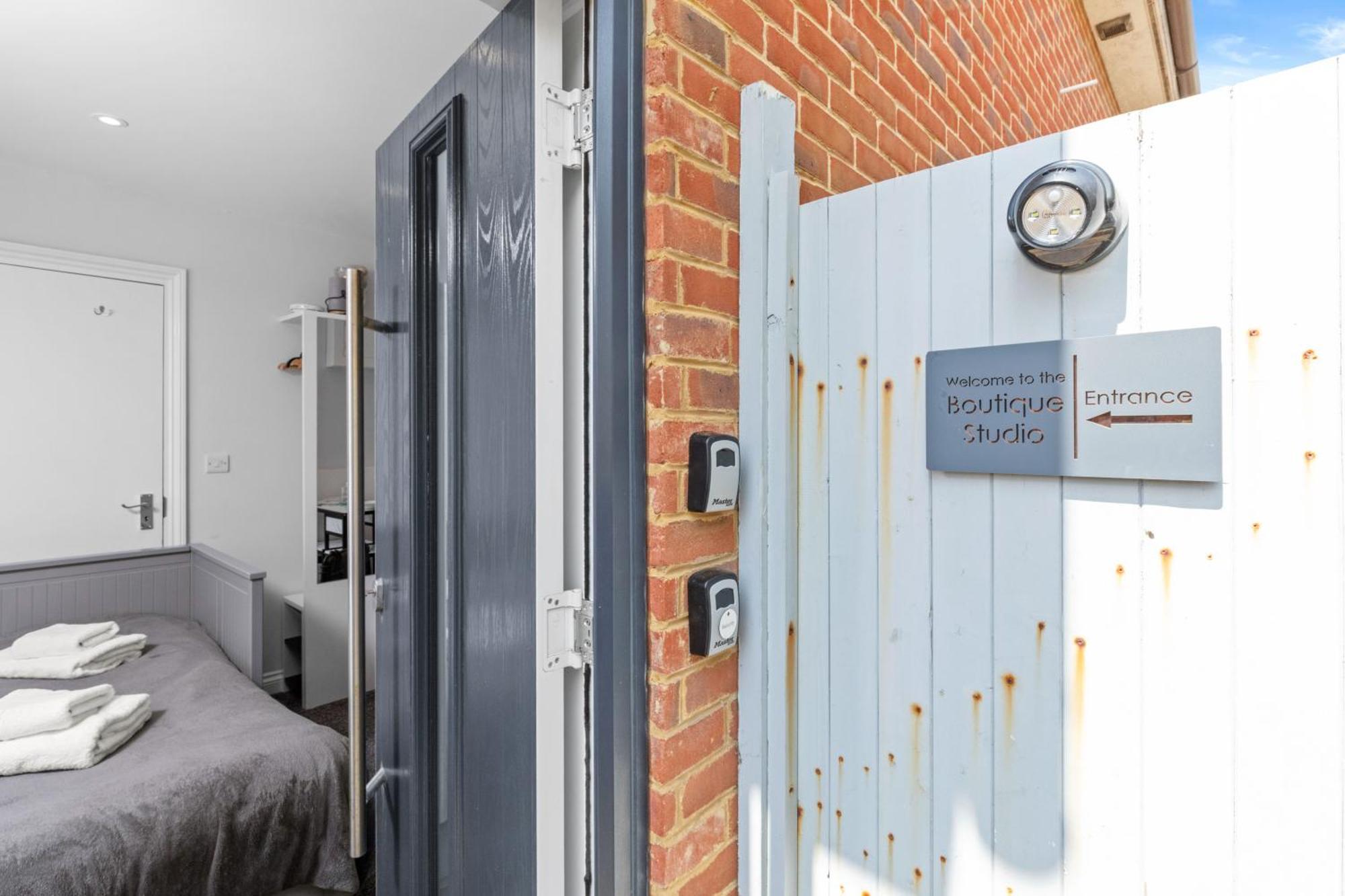 Rottingdean Boutique Studio Apartment By The Sea Brighton Eksteriør billede
